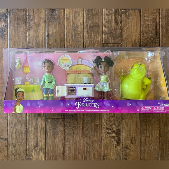 Disney The Princess and the Frog Tiana Petite Storytelling Set - Picture 2 of 4